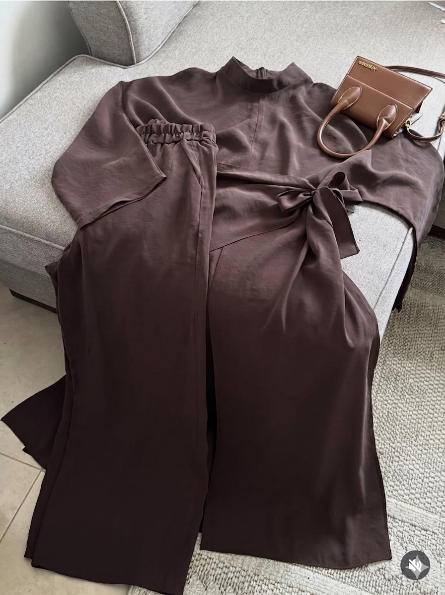 Iconic modest set