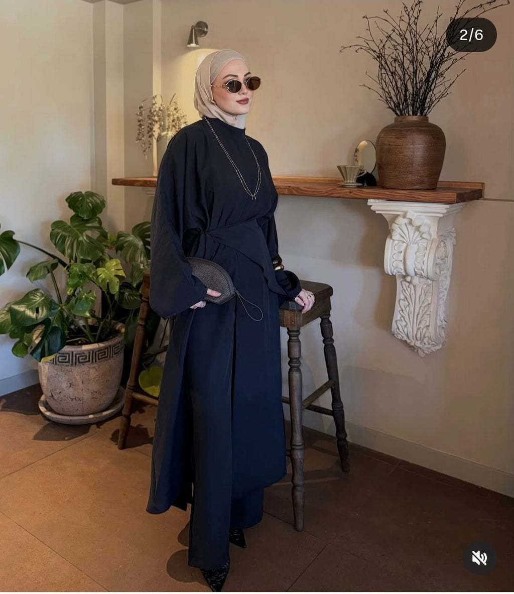 Iconic modest set