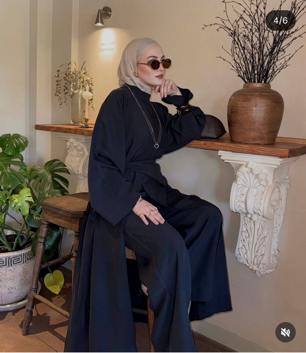 Iconic modest set