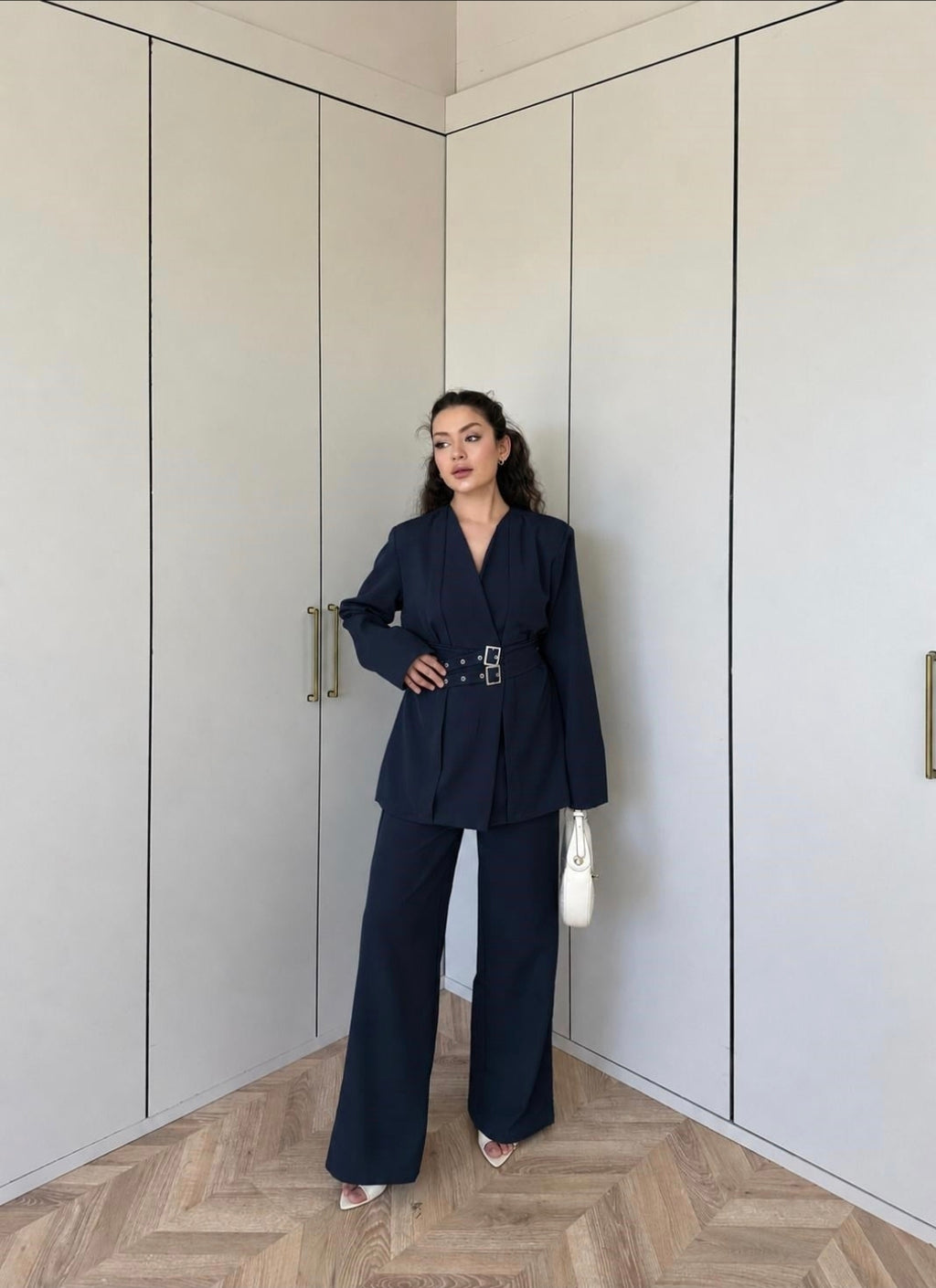 Elegant modest set
