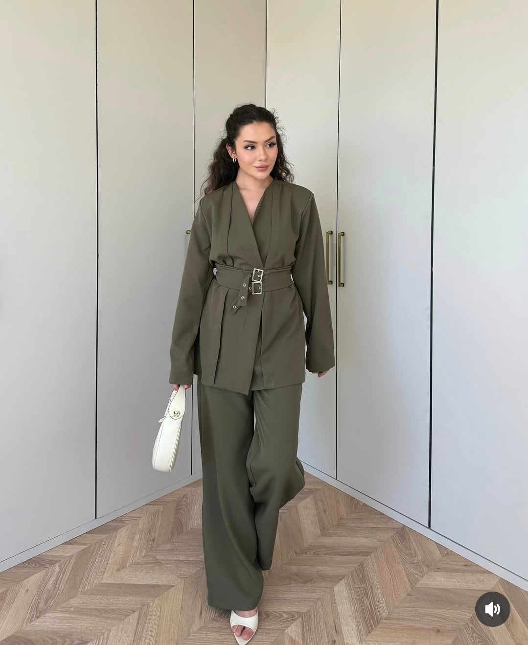 Elegant modest set