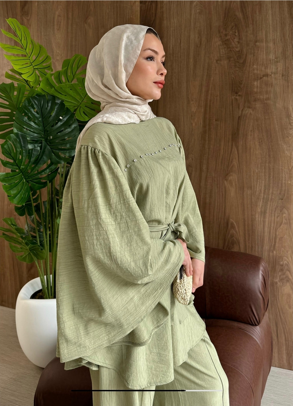 Modest set