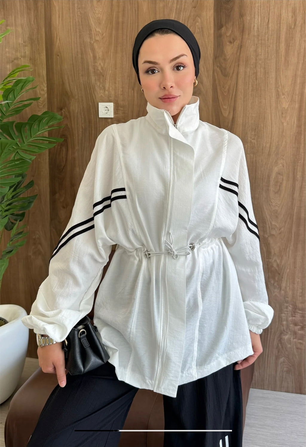 Modest set