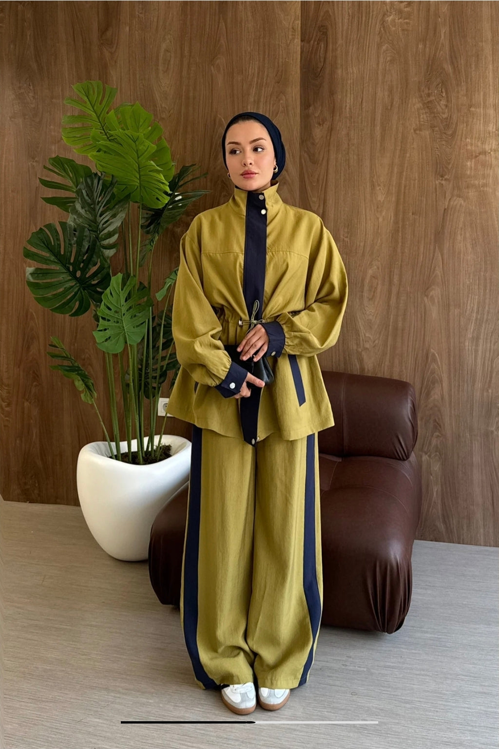 Modest set