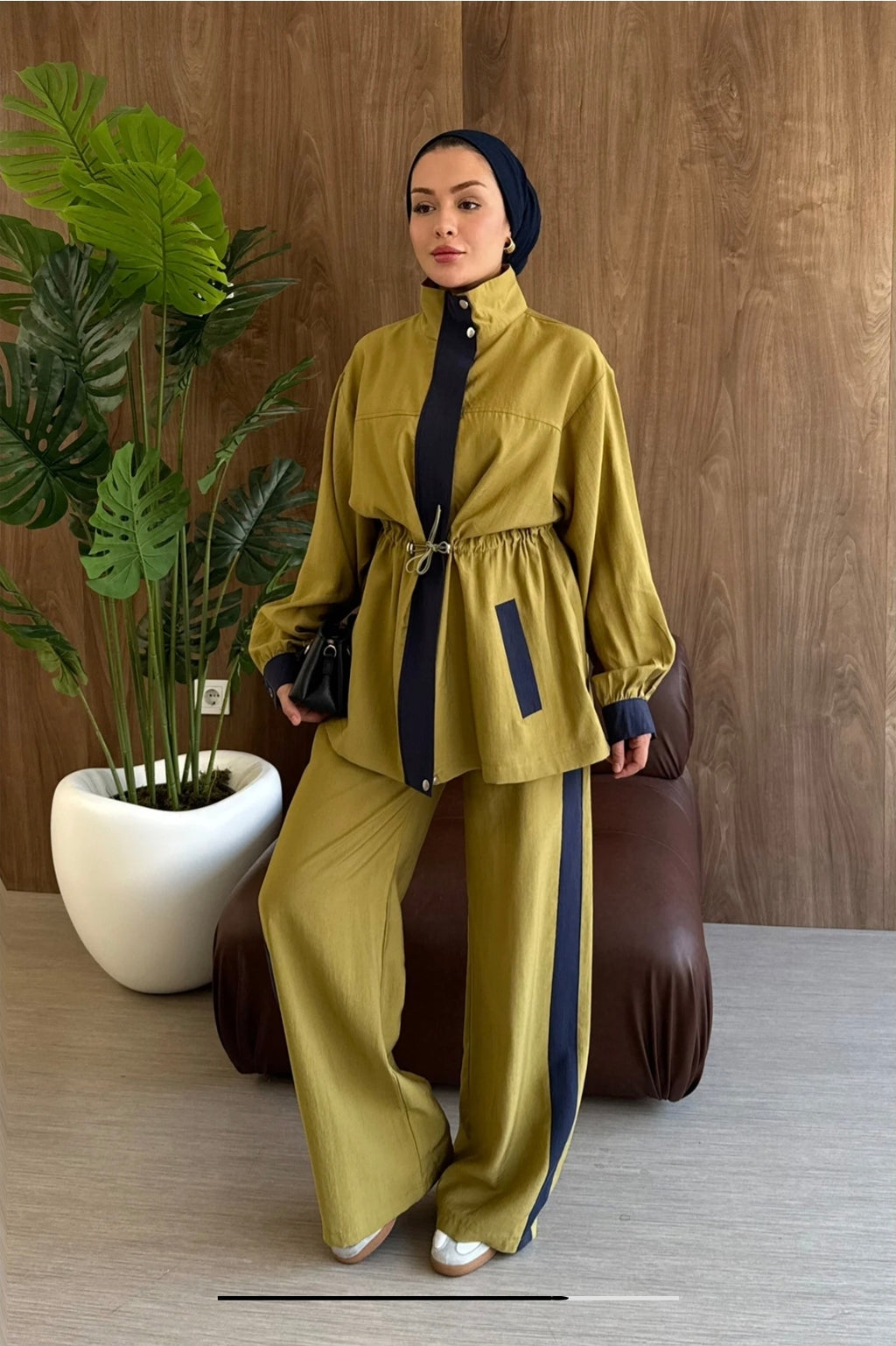 Modest set
