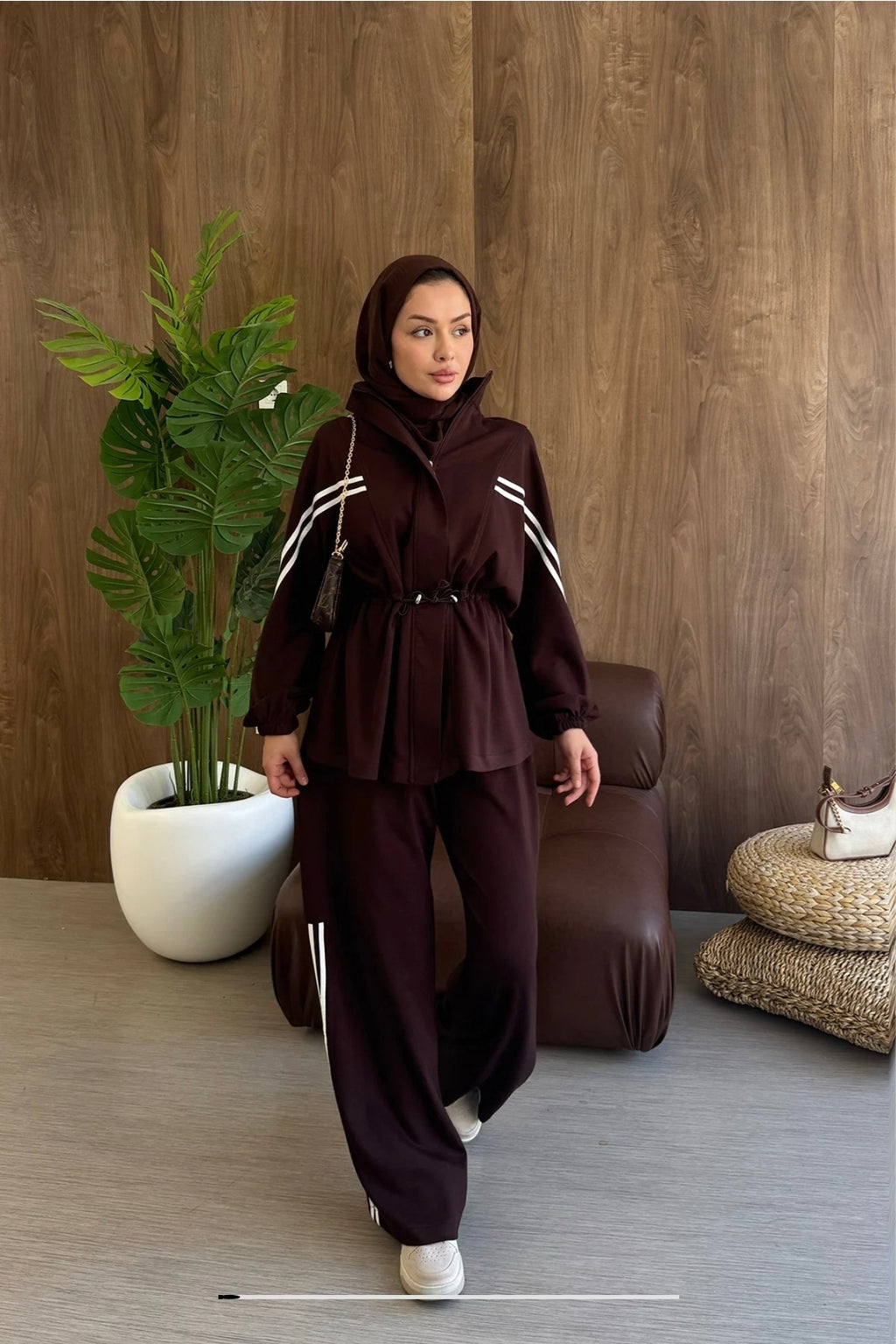 Modest set