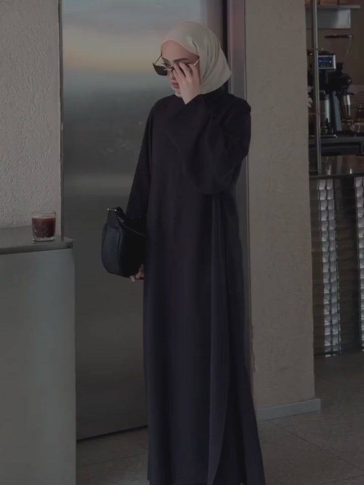 Iconic modest set